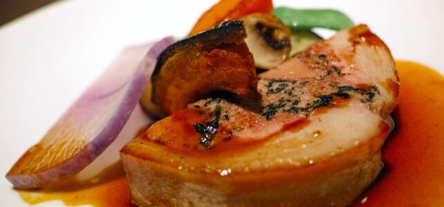 Le secret pour réussir la cuisson parfaite d’un foie gras cru